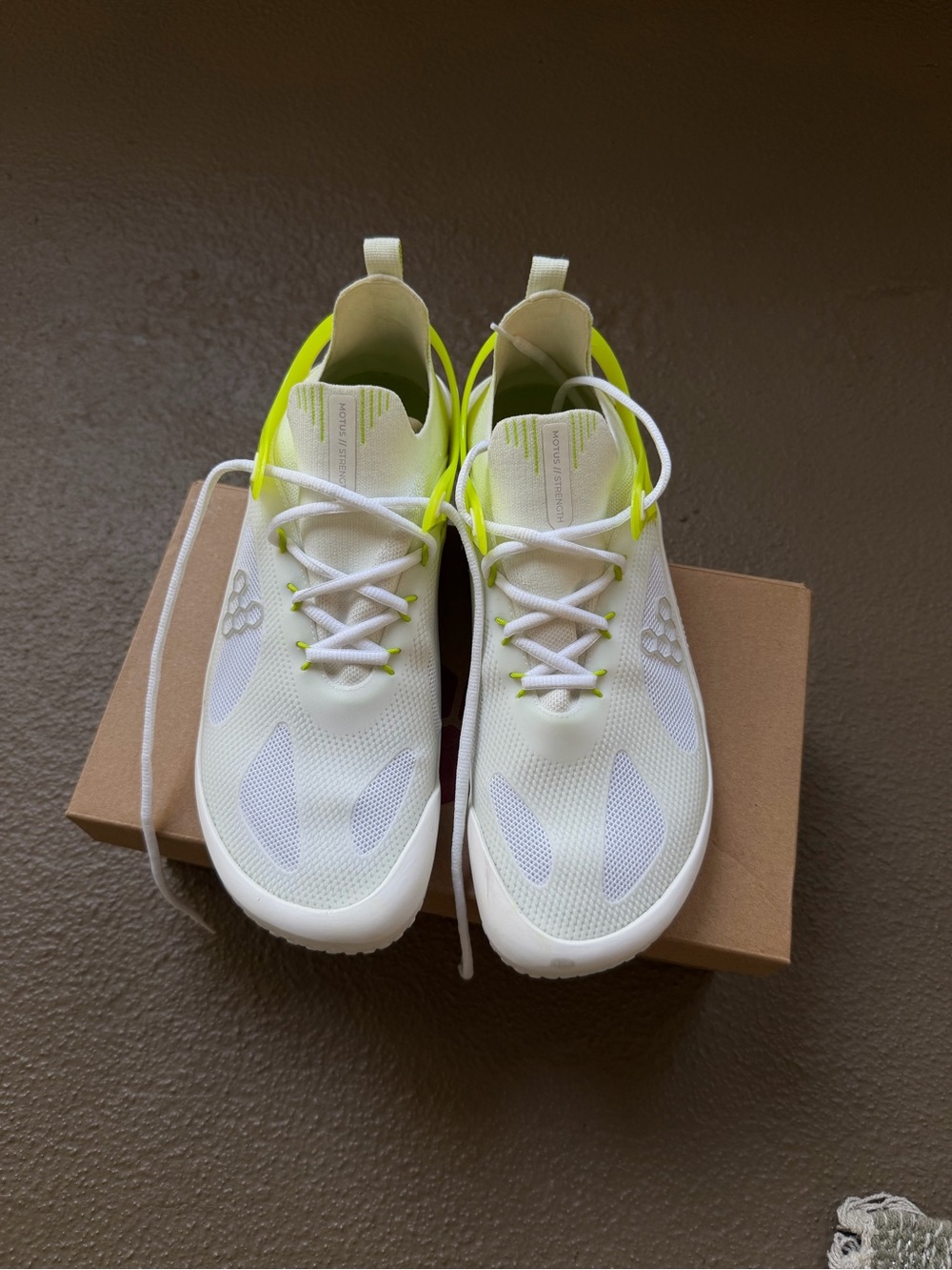 Vivobarefoot Motus Strength Barefoot Training Shoes – White / Acid Lime